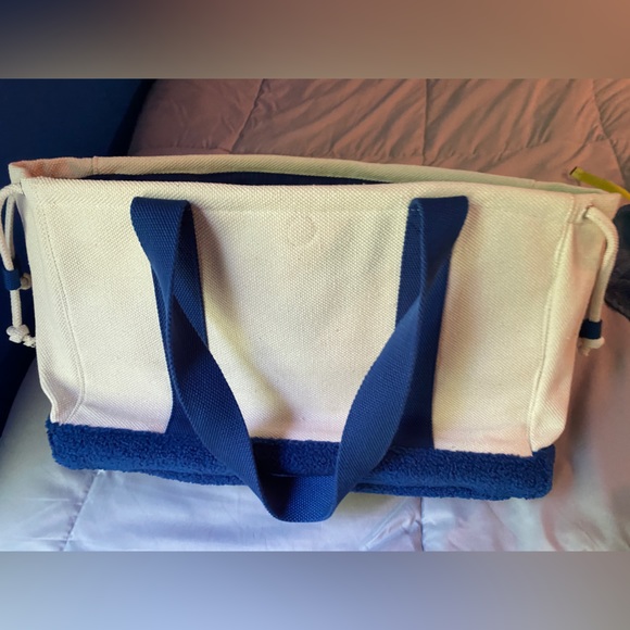 NWT Disney Large Tote - Picture 3 of 5